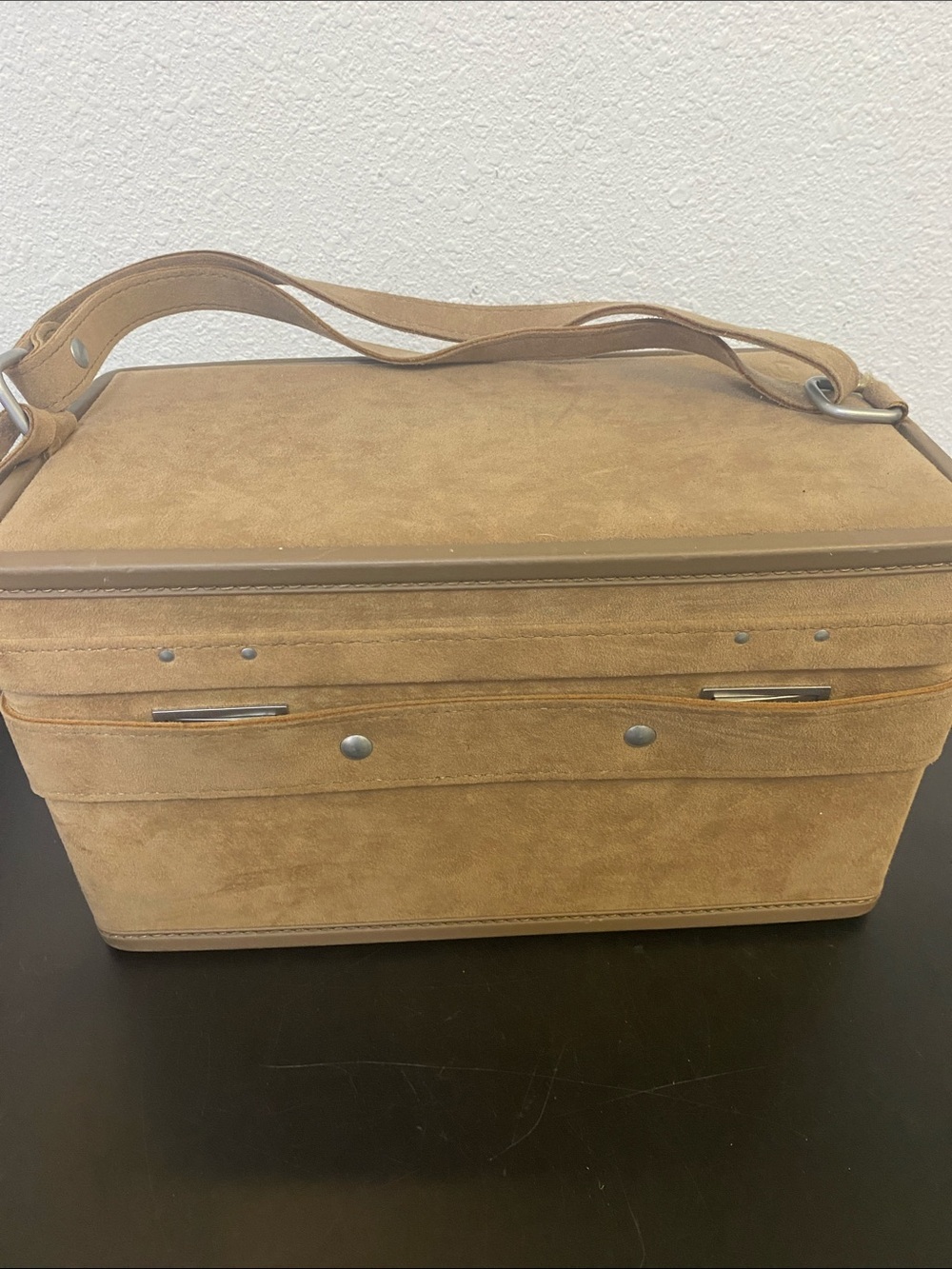 Vintage Hartman Carry Case Train Case in Tan Suede leather mint condition - Picture 4 of 8